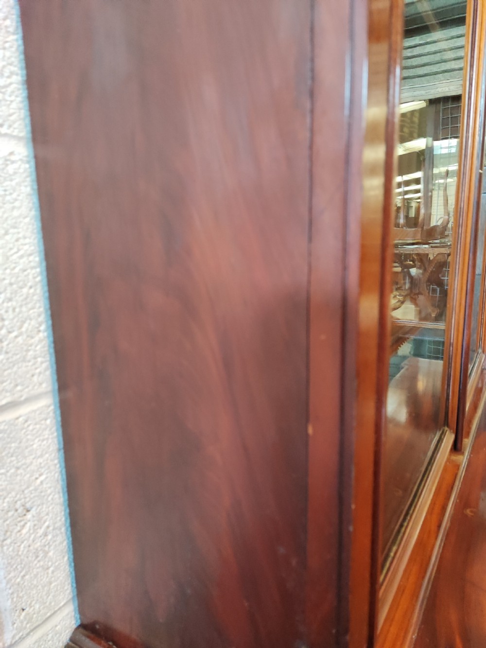 Fine quality Victorian mahogany bookcase. View III