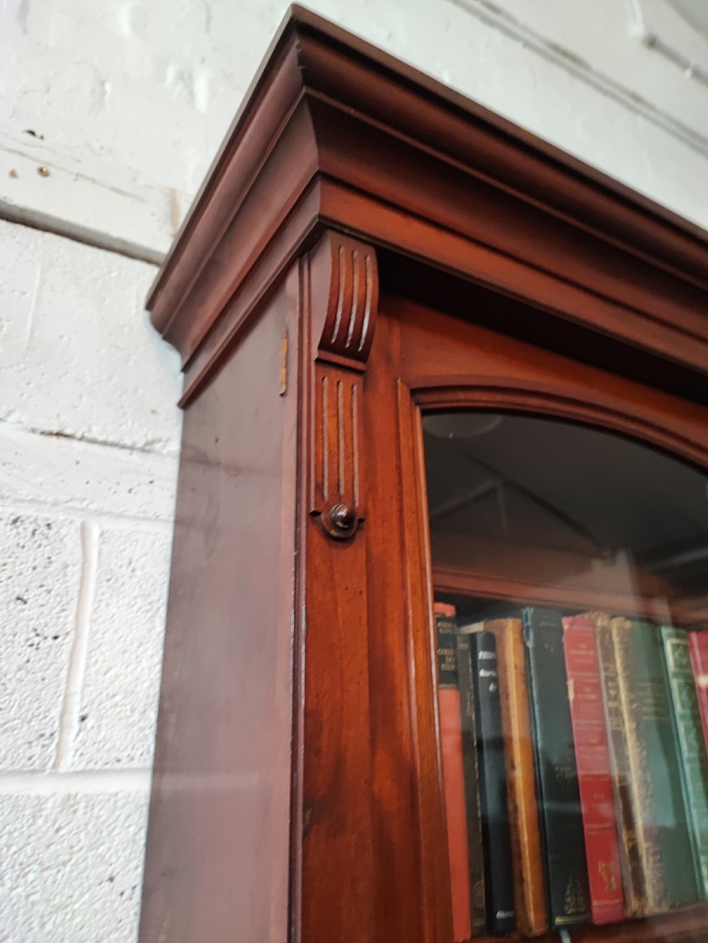 Fine quality Victorian mahogany bookcase. View IV