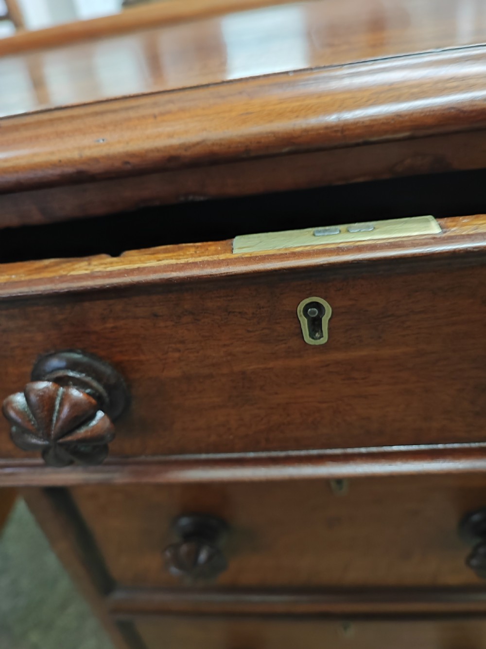 Quality Victorian mahogany pedestal desk. View XIII