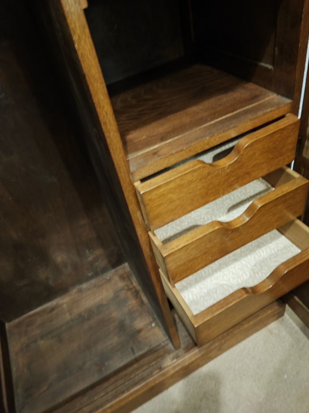 Small oak 2 door ,fitted wardrobe. View III