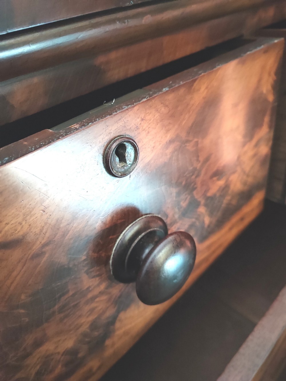 Quality Victorian mahogany chest of drawers. View III
