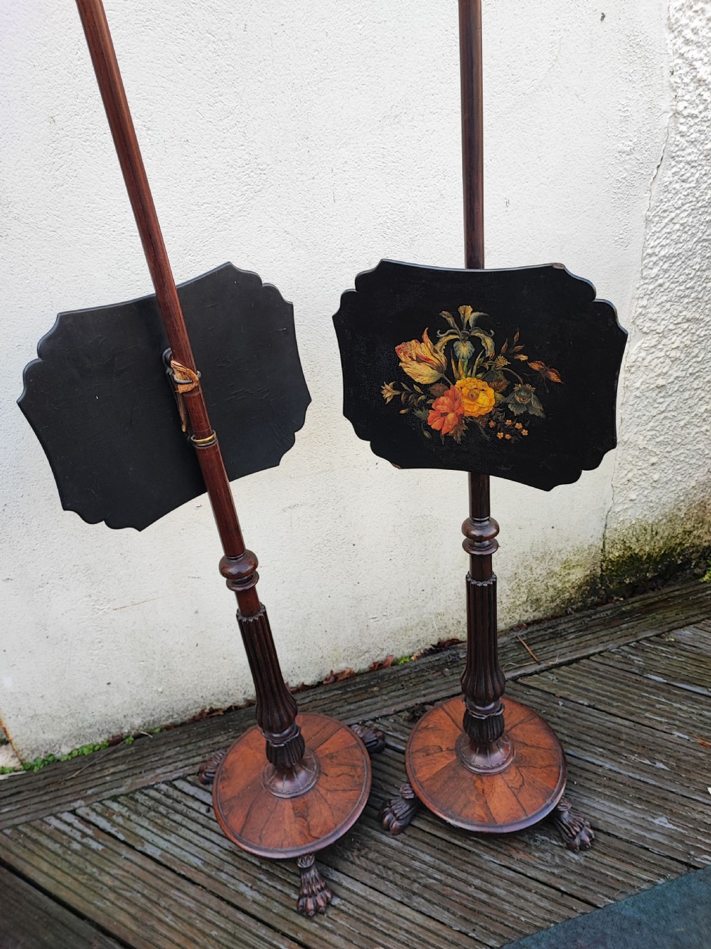 A fine pair of Regency rosewood pole screens. View VIII