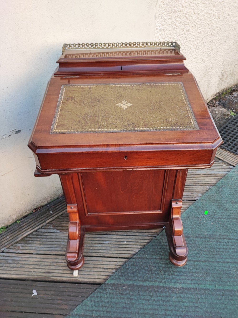 Victorian mahogany Davenport. View VI
