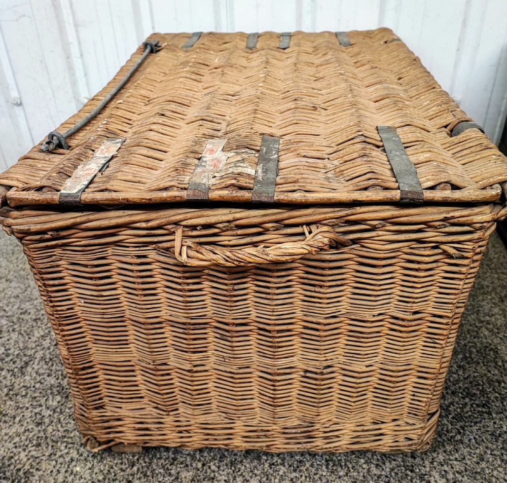 Antique willow log or laundry basket,of a large size. View V