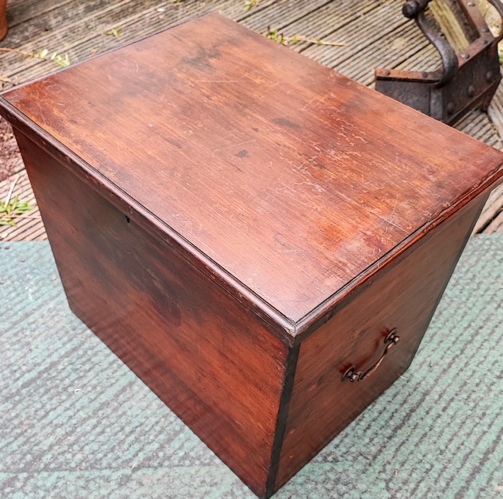 19c small beech storage trunk. View III