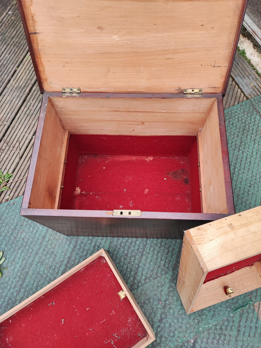 19c small beech storage trunk. View V
