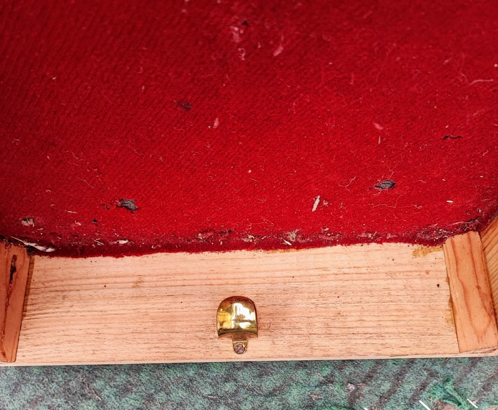 19c small beech storage trunk. View VII