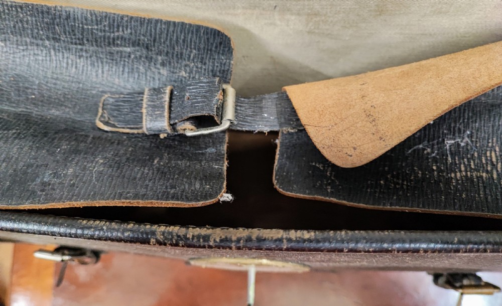 A rare houses of parliament black leather satchel or dispatch case  View IX