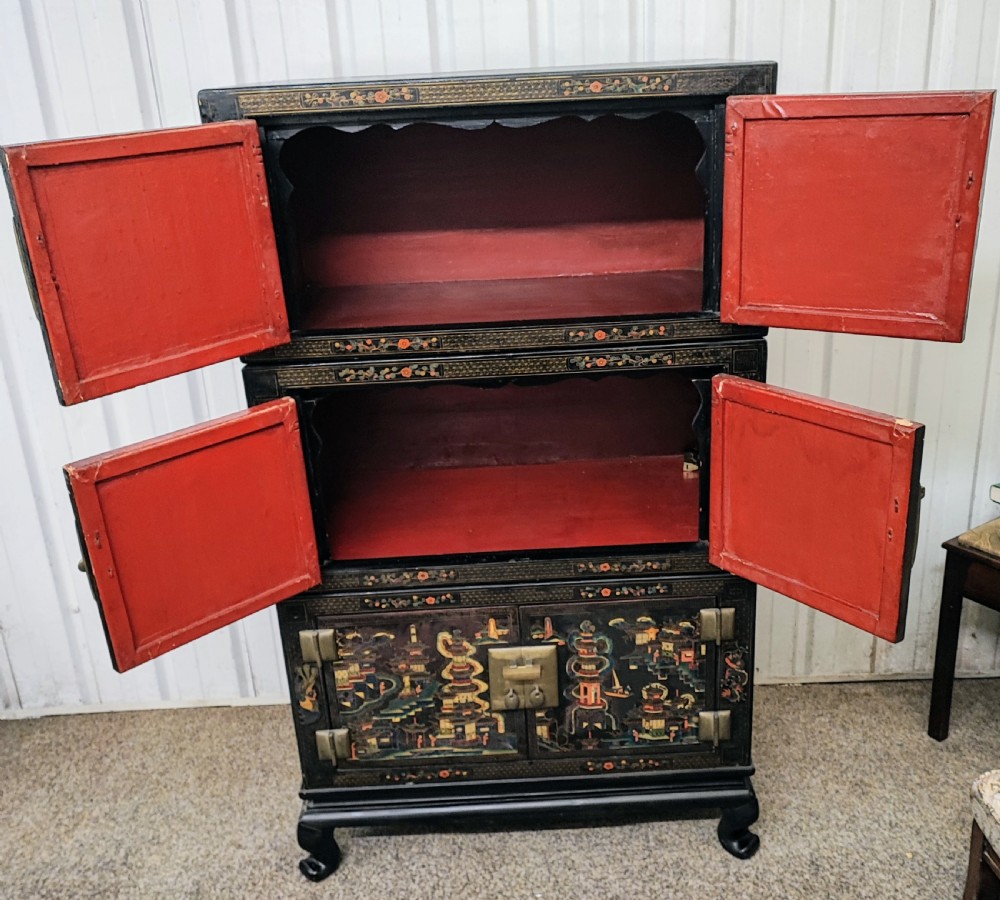 A fine antique Chinese lacquered 6 door robe cabinet  View II