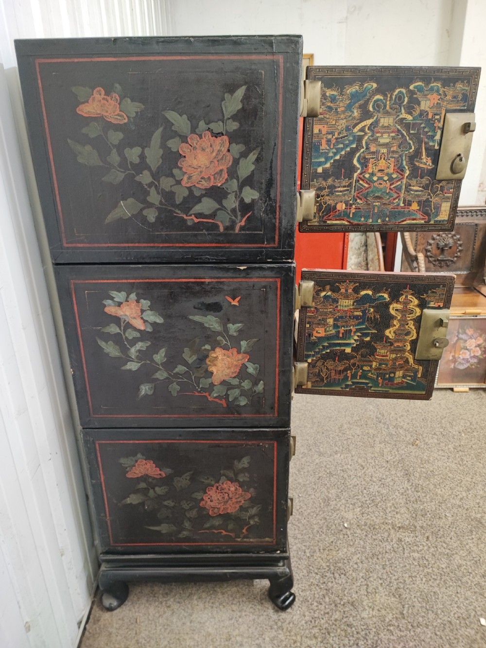 A fine antique Chinese lacquered 6 door robe cabinet  View IV