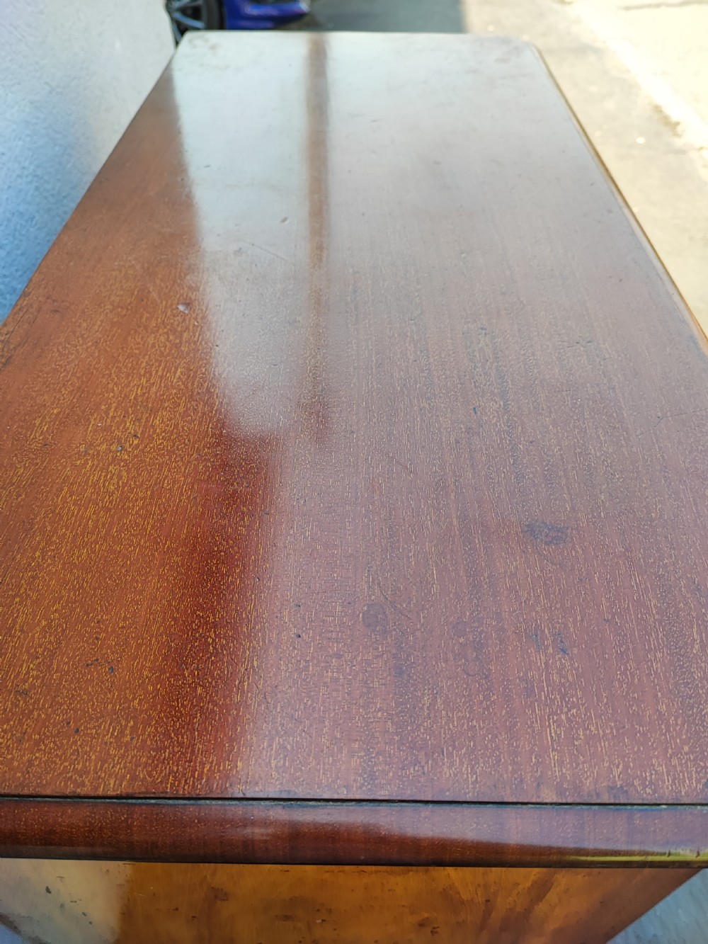 A quality Victorian mahogany chest of drawers. View IV