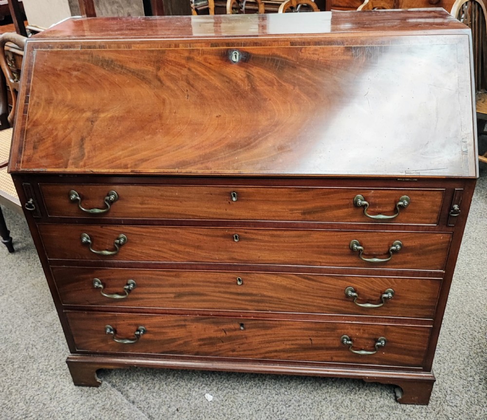 A quality Georgian mahogany bureau.