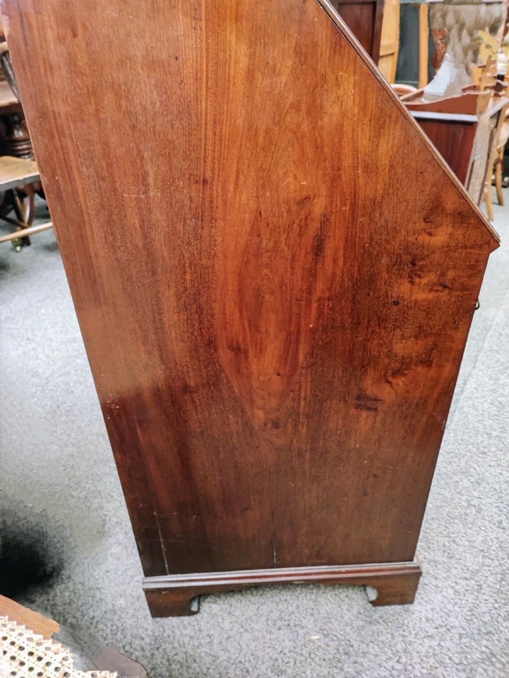 A quality Georgian mahogany bureau. View VIII