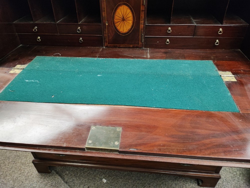 A quality Georgian mahogany bureau. View XIII