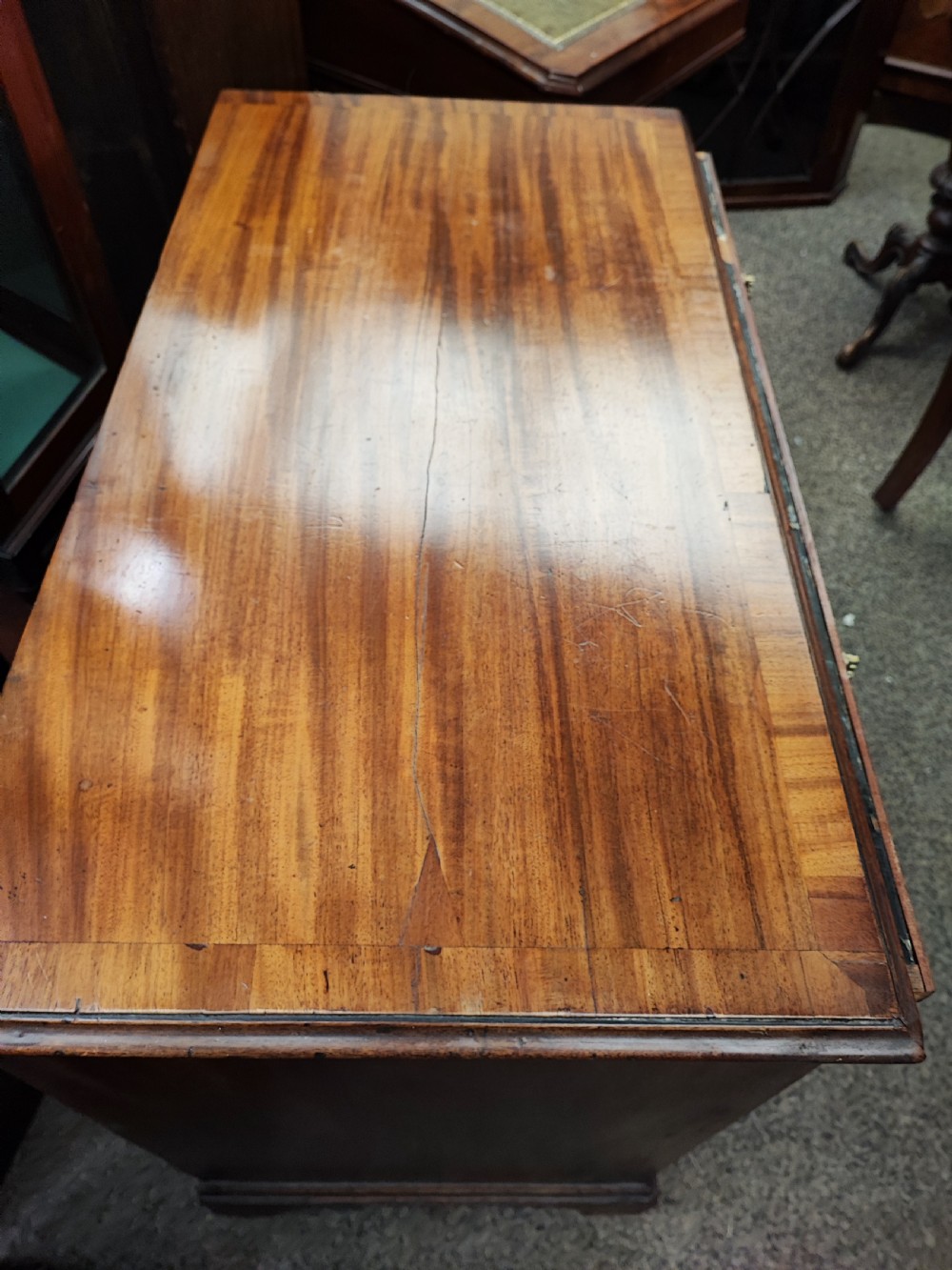 Georgian mahogany chest of drawers with brushing slide. View III