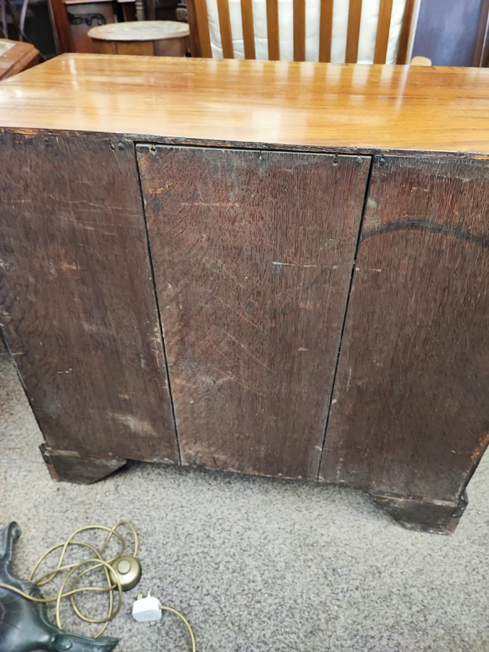 Georgian mahogany chest of drawers with brushing slide. View VIII