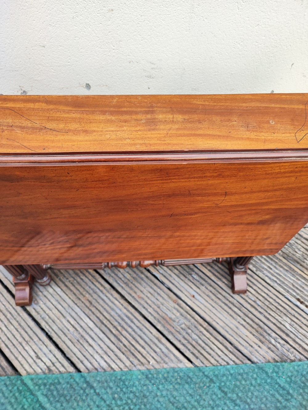 A fine mahogany Sutherland table. View III