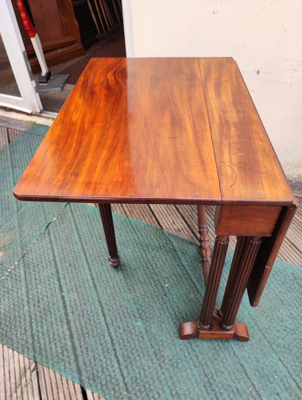 A fine mahogany Sutherland table. View V