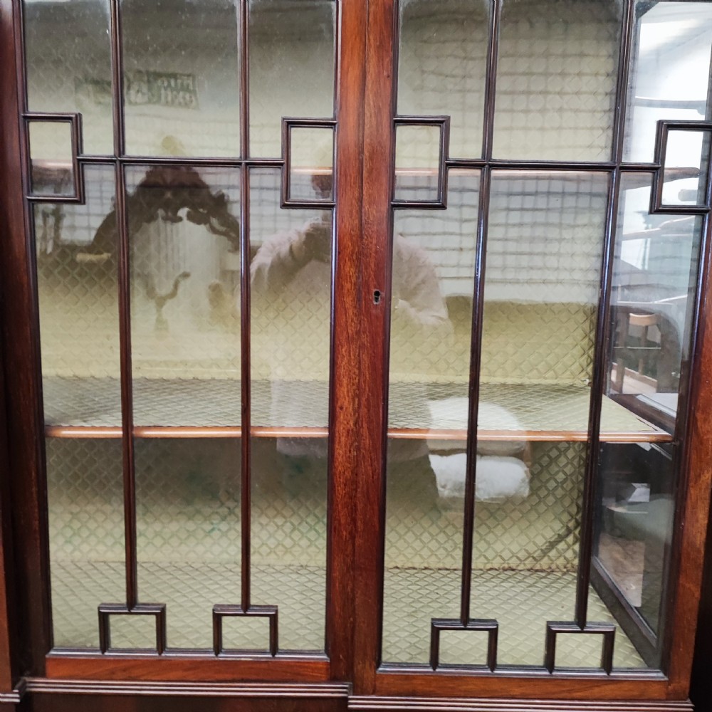 Antique mahogany display cabinet View XII
