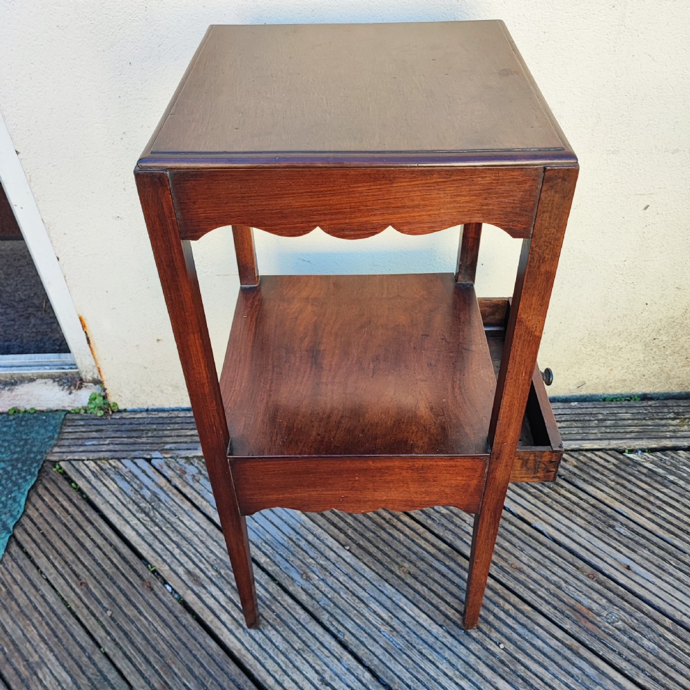 Georgian mahogany bedside table or lamp table View IV