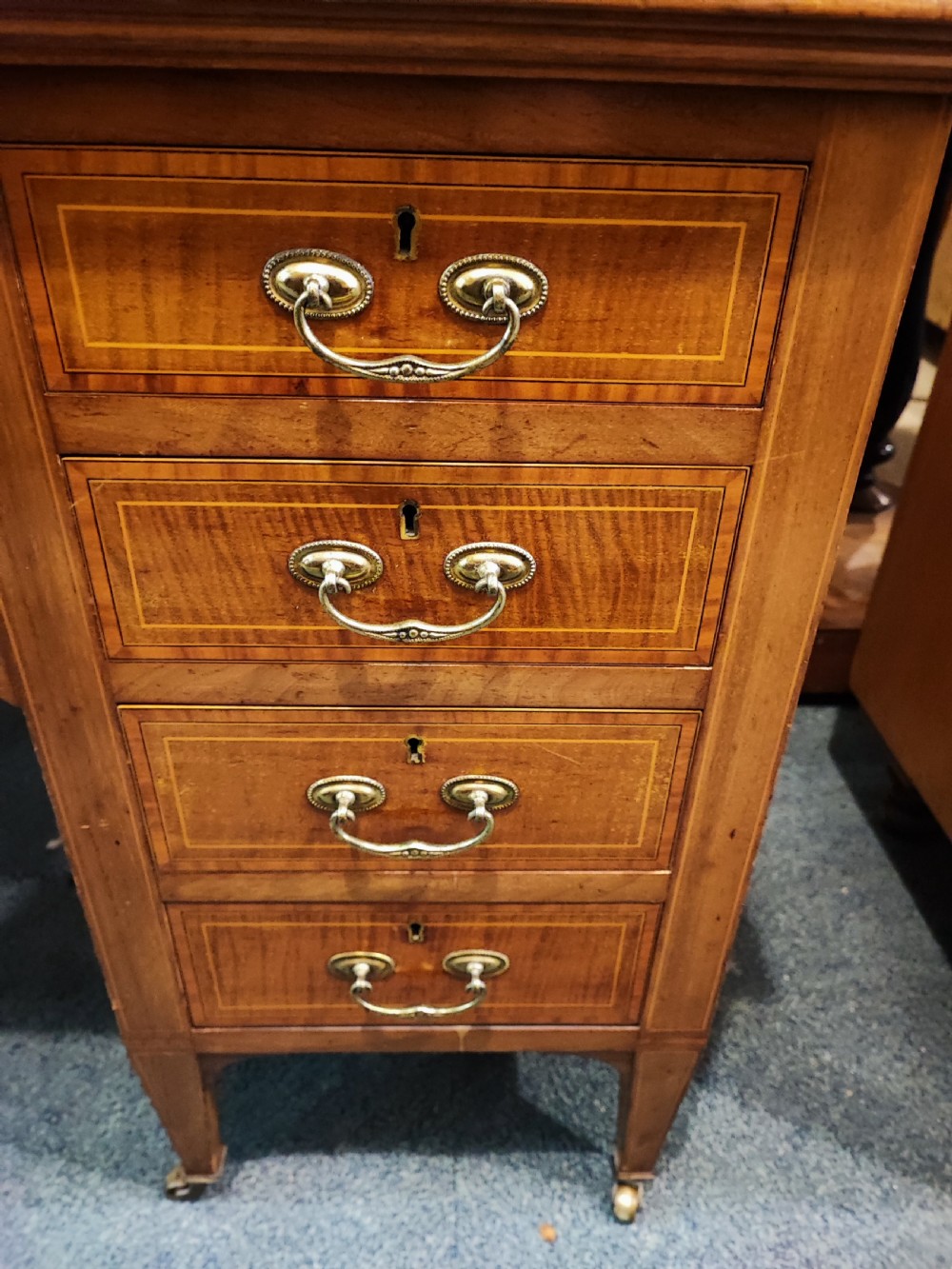 Superb Edwardian dressing table by London maker View III