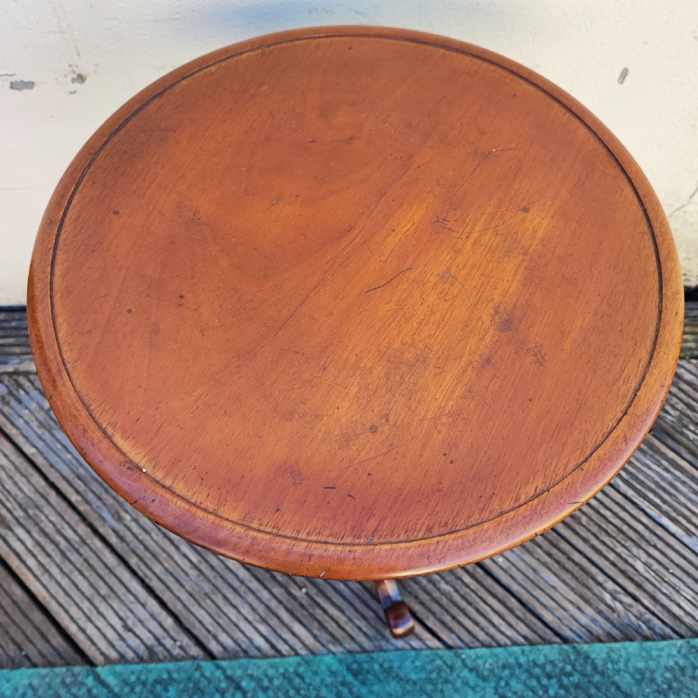 Antique mahogany wine or lamp table View III