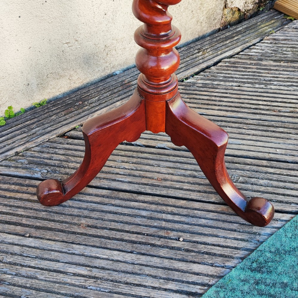 Antique mahogany wine or lamp table View VI