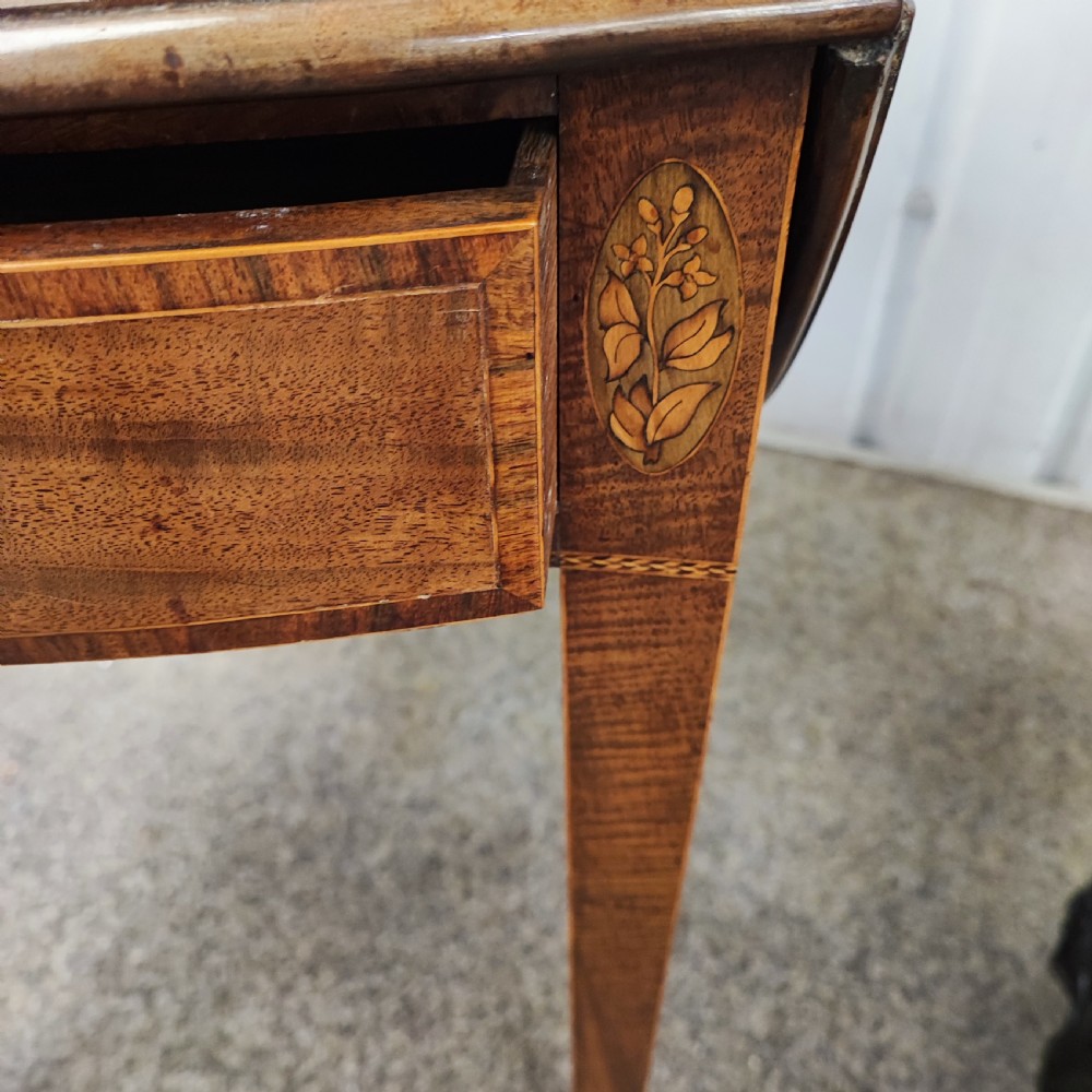 Superb Georgian inlaid mahogany Pembroke table View IV