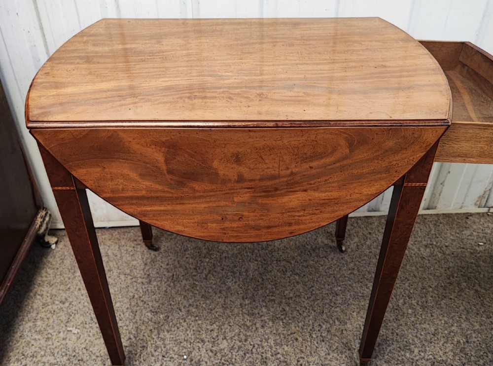 Superb Georgian inlaid mahogany Pembroke table View XII