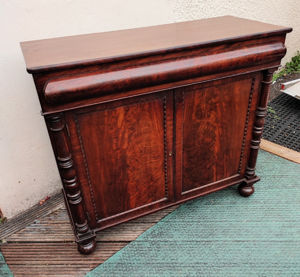 A fine regency mahogany side cabinet