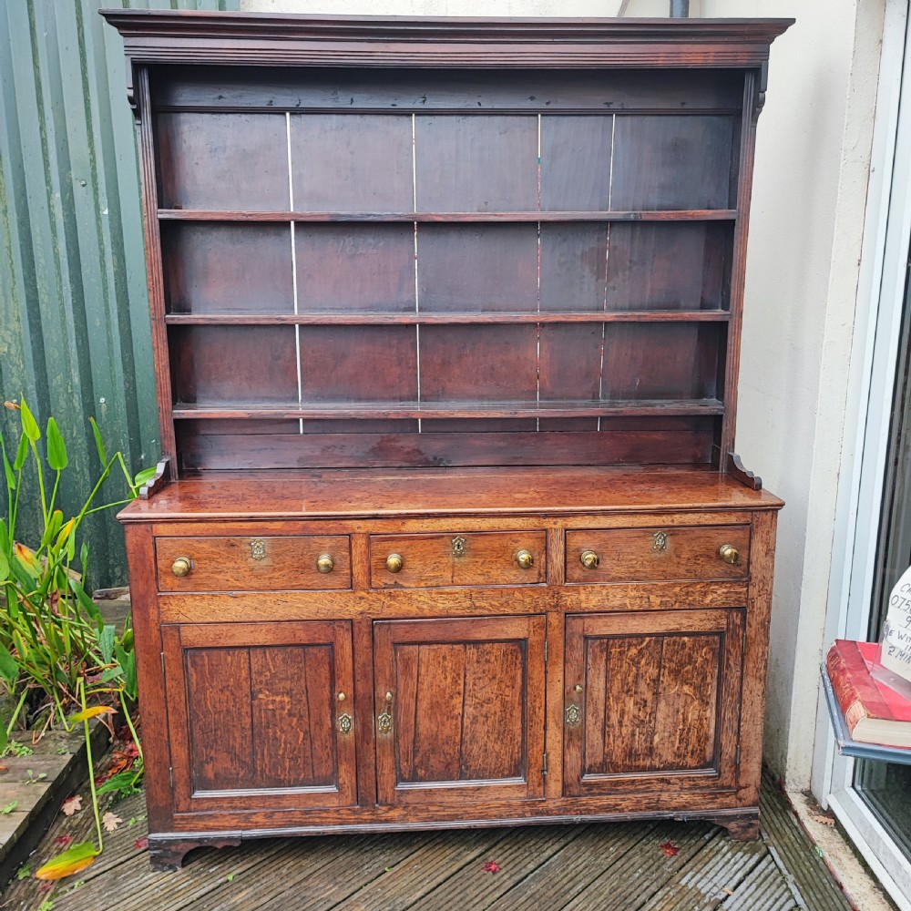 Good Georgian oak dresser View III