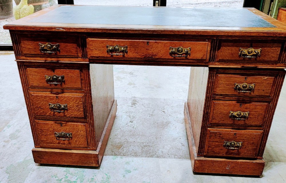 Antique oak pedestal desk 