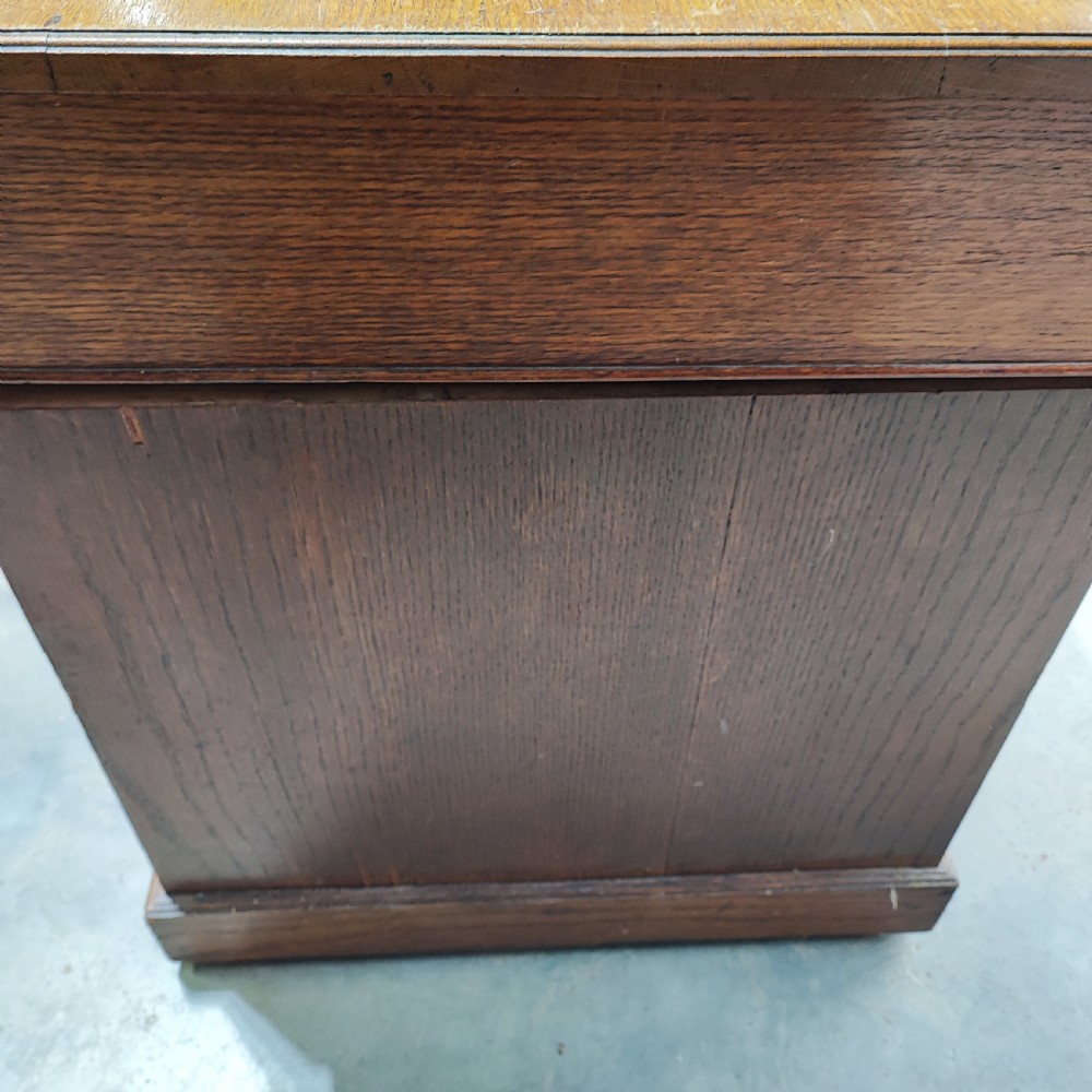 Antique oak pedestal desk  View IV