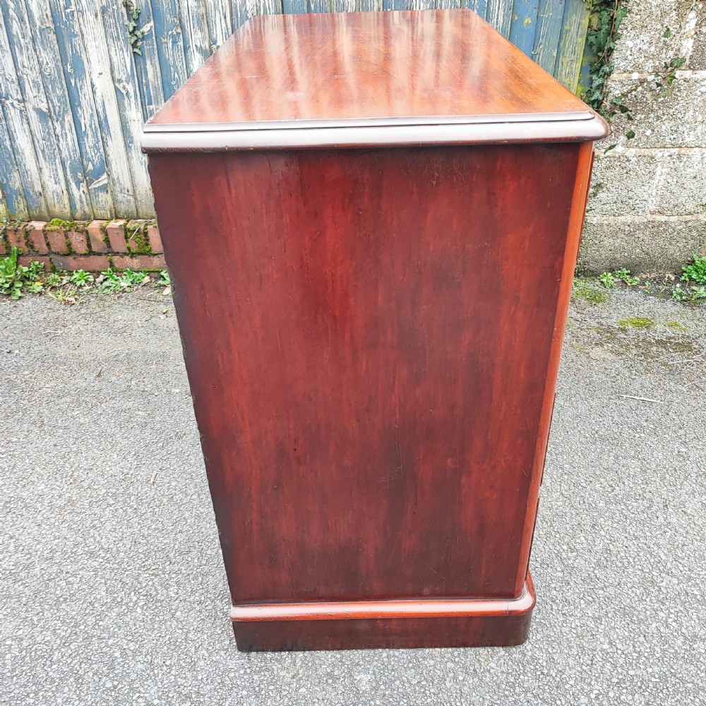 Superb Victorian mahogany chest of drawers View VII