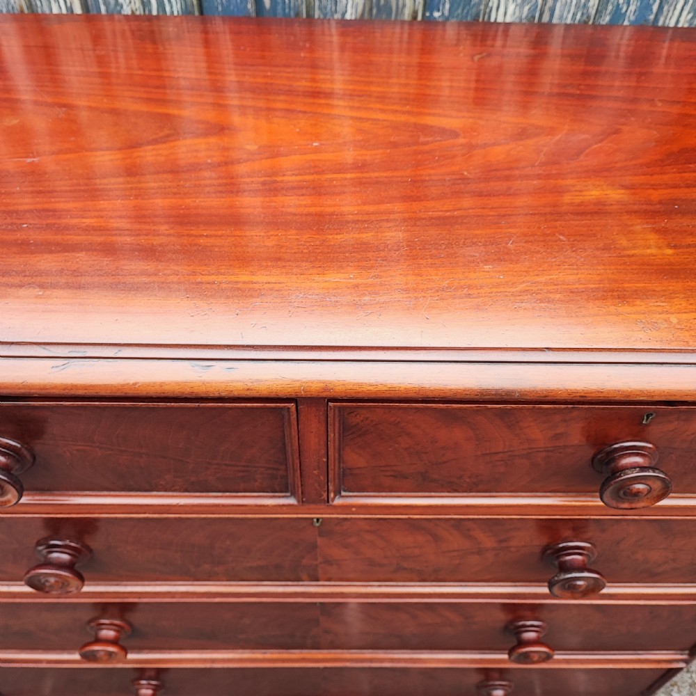 Superb Victorian mahogany chest of drawers View X