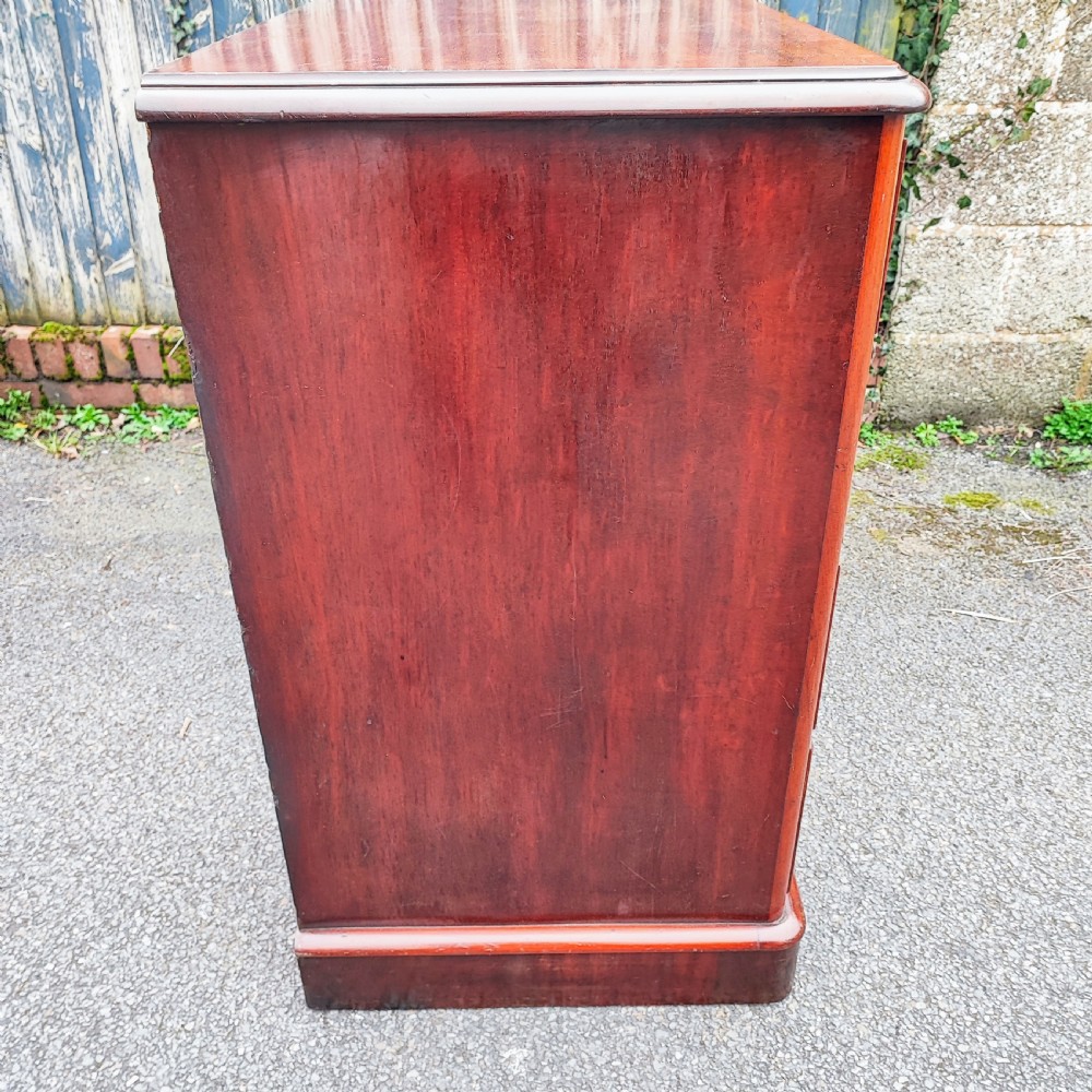 Superb Victorian mahogany chest of drawers View XI