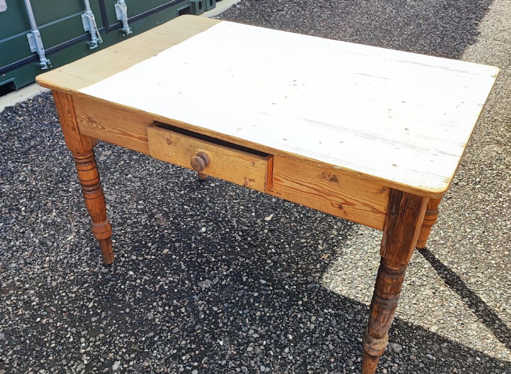 Victorian scrub top pine  kitchen table  View IV