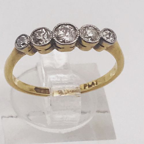 antiquevintage jewellery 1940's five stone diamond and platinum ring - CATEGORY: ANTIQUE JEWELLERY - DATED 1940