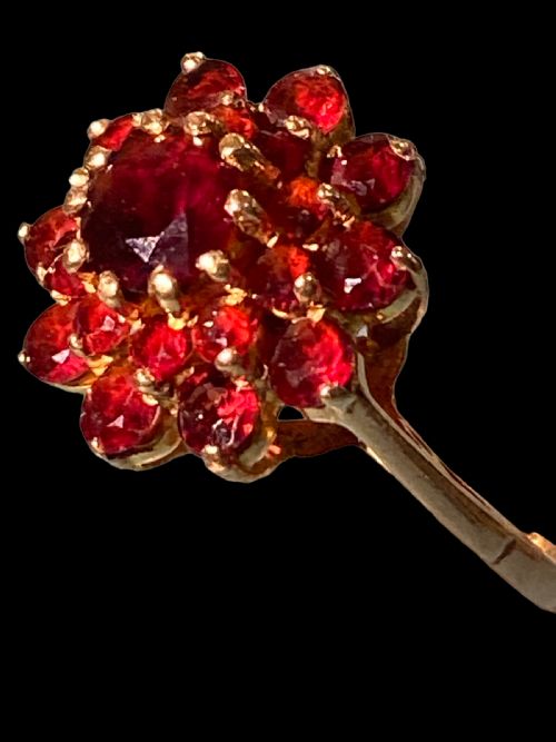 dress ring garnets mounted in 9ct yellow gold - CATEGORY: ANTIQUE JEWELLERY - DATED 1960