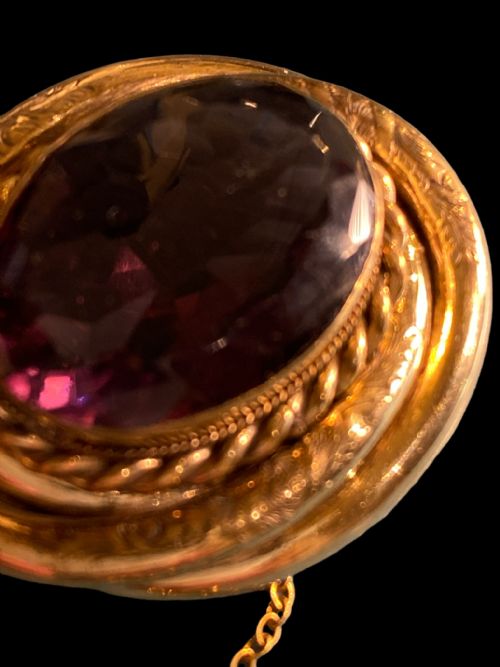 VICTORIAN AMETHYST PINCHBECK MOUNTED BROOCH - ADDITIONAL PHOTO 2