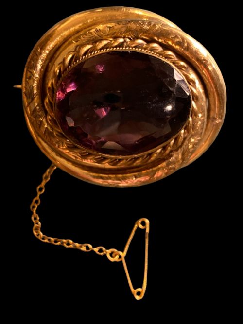 VICTORIAN AMETHYST PINCHBECK MOUNTED BROOCH - ADDITIONAL PHOTO 3
