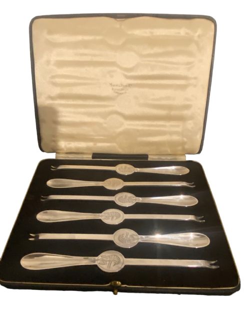 MAPPIN AND WEBB BOXED SET OF SIX LOBSTER PICKS - ADDITIONAL PHOTO 4