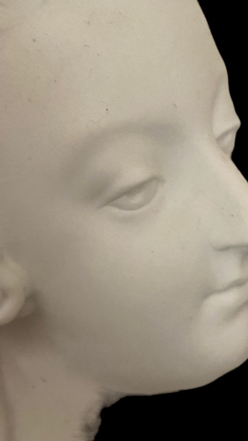 SEVRES PORCELAIN BUST OF MARIE ANTOINETTE - ADDITIONAL PHOTO 2