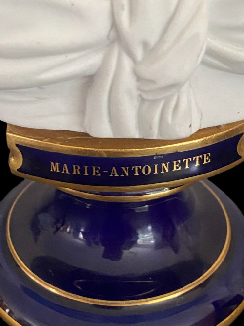 SEVRES PORCELAIN BUST OF MARIE ANTOINETTE - ADDITIONAL PHOTO 3