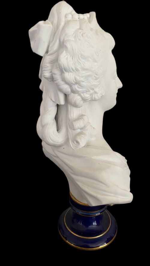 SEVRES PORCELAIN BUST OF MARIE ANTOINETTE - ADDITIONAL PHOTO 4