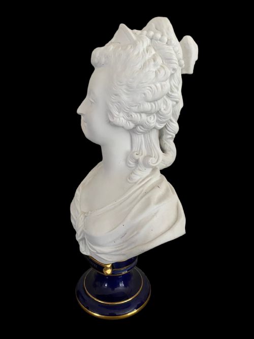 SEVRES PORCELAIN BUST OF MARIE ANTOINETTE - ADDITIONAL PHOTO 5