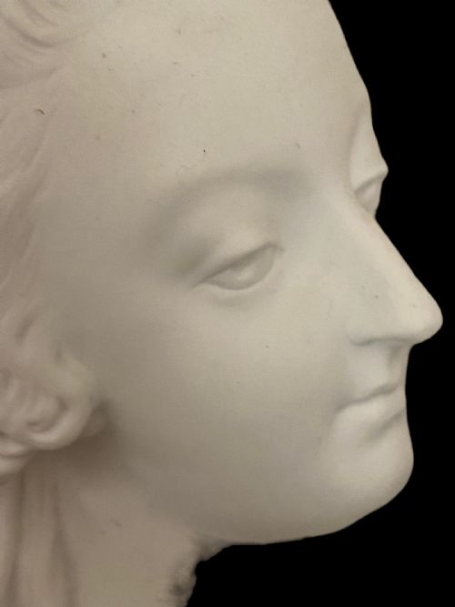 SEVRES PORCELAIN BUST OF MARIE ANTOINETTE - ADDITIONAL PHOTO 8