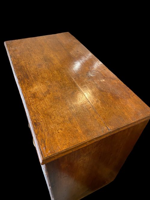 SMALL 18TH CENTURY OAK CHEST OF DRAWERS - ADDITIONAL PHOTO 2
