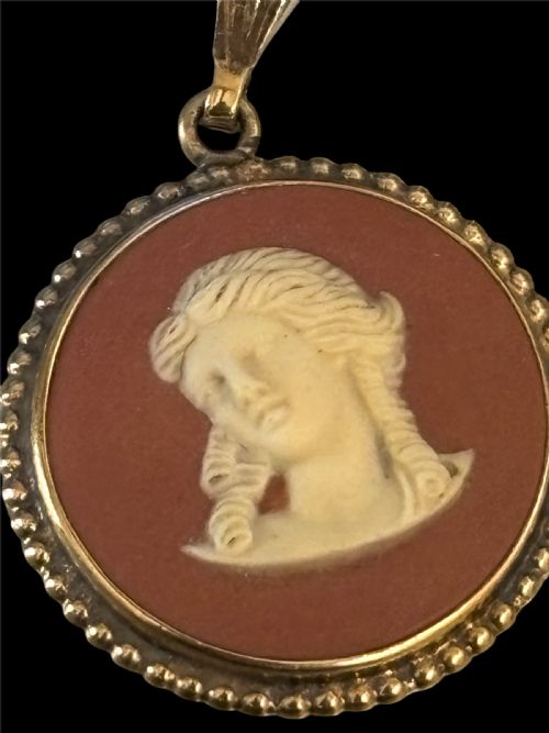 GOLD MOUNTED TERRACOTTA JASPER WEDGWOOD PENDANT - ADDITIONAL PHOTO 3