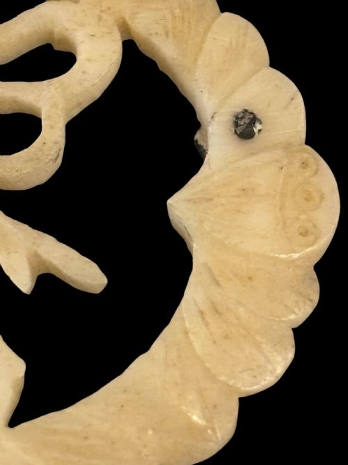 ANTIQUE STAGSHORN ANTLER CARVED BROOCH - ADDITIONAL PHOTO 1